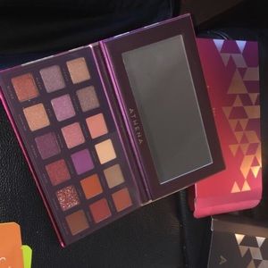 Athena eyeshadow pallet
